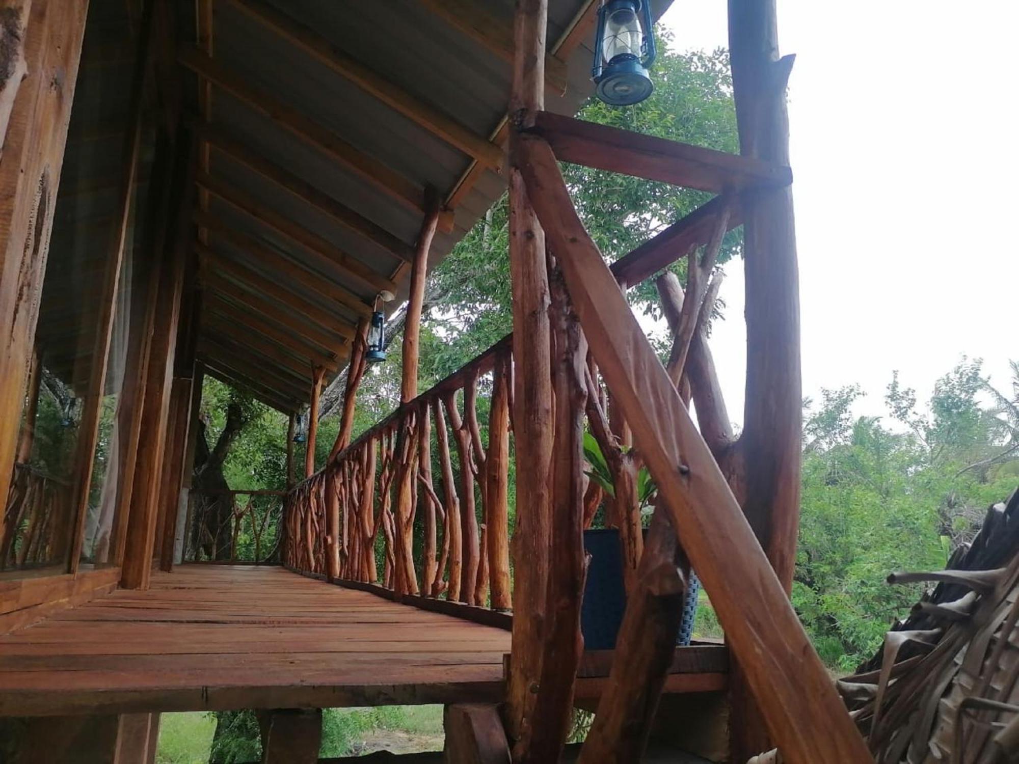 Rock View Tree House Lodge Sigiriya